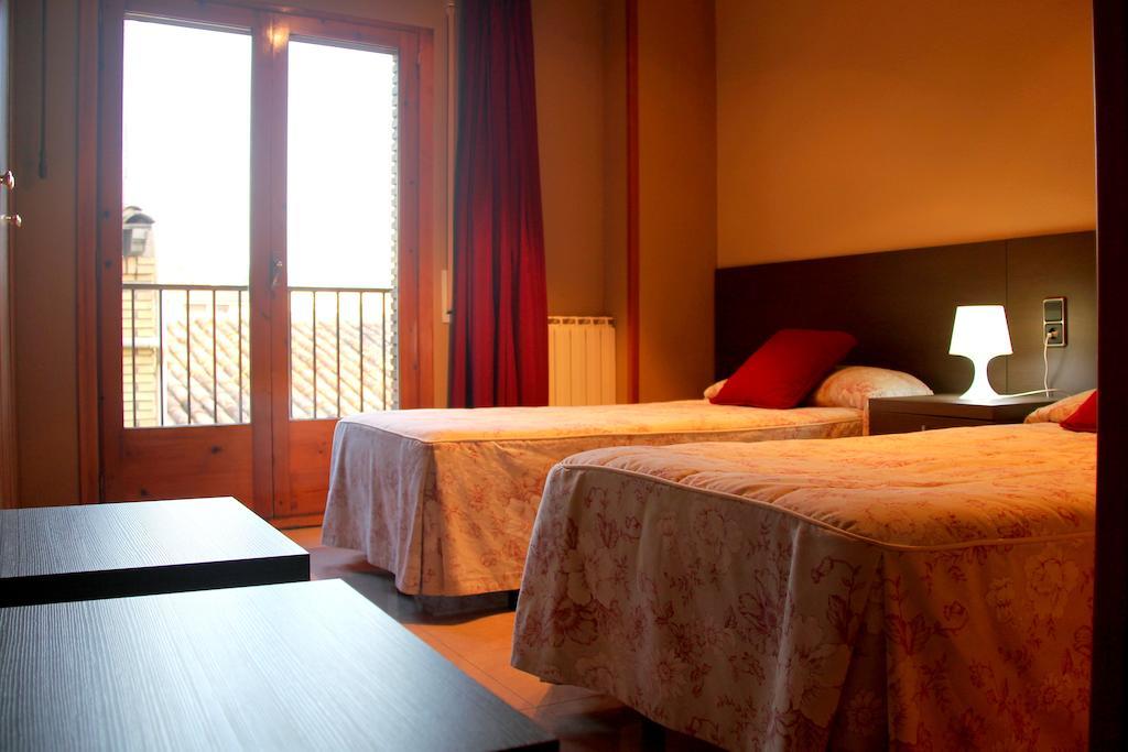 Hostal Cafeteteria Goya Барбастро Екстериор снимка