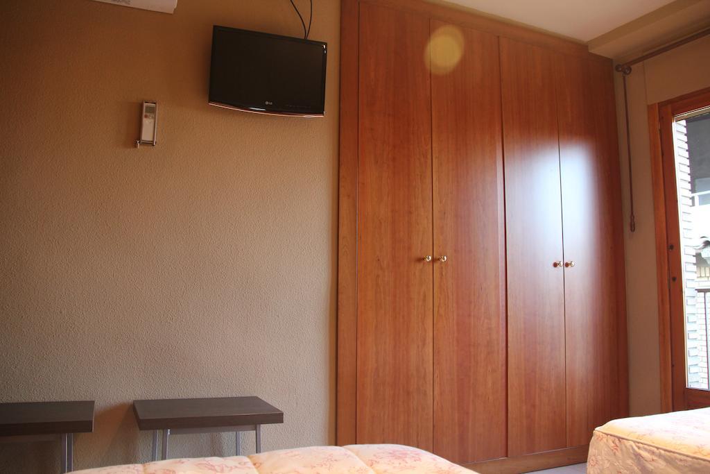Hostal Cafeteteria Goya Барбастро Стая снимка