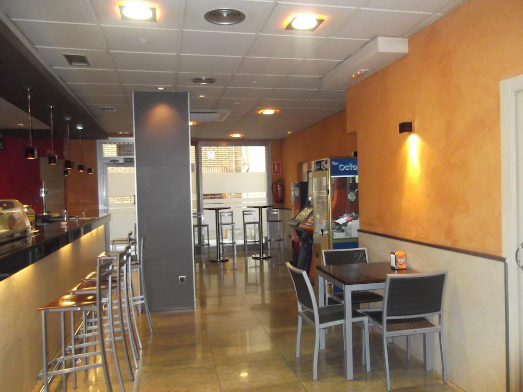 Hostal Cafeteteria Goya Барбастро Екстериор снимка