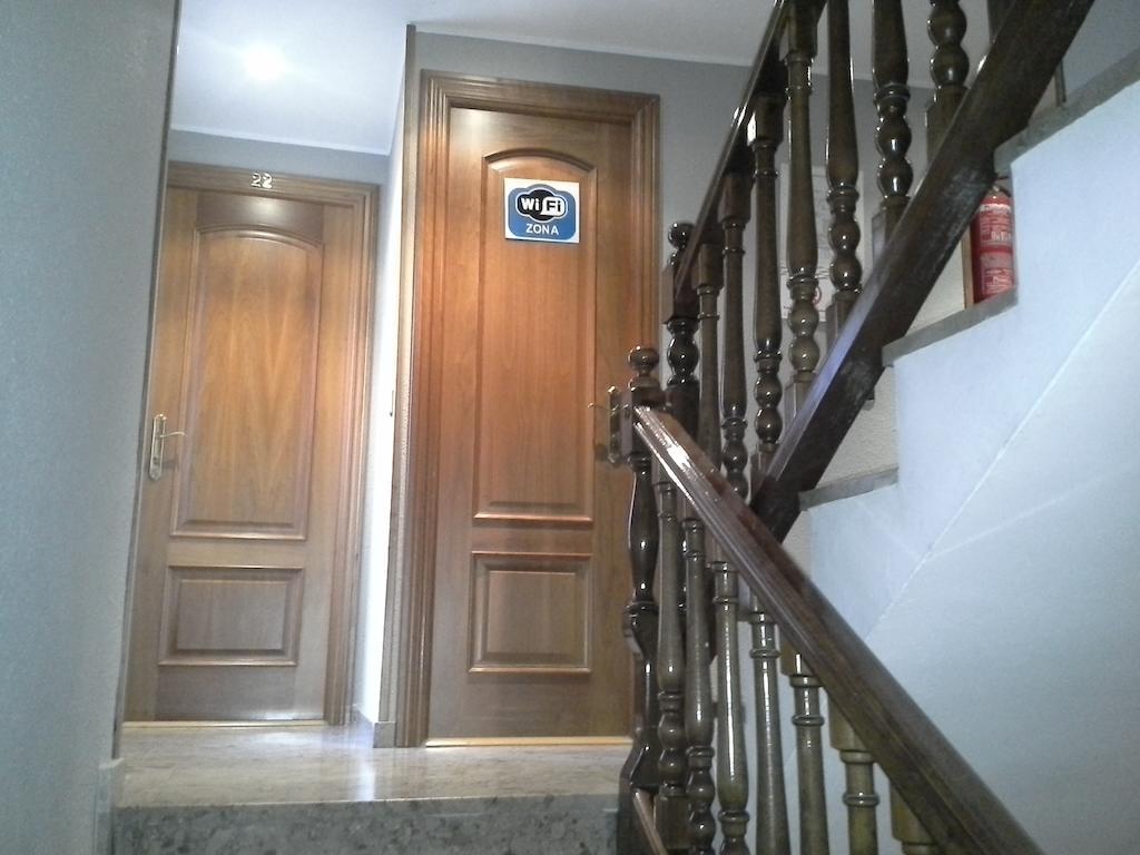 Hostal Cafeteteria Goya Барбастро Екстериор снимка