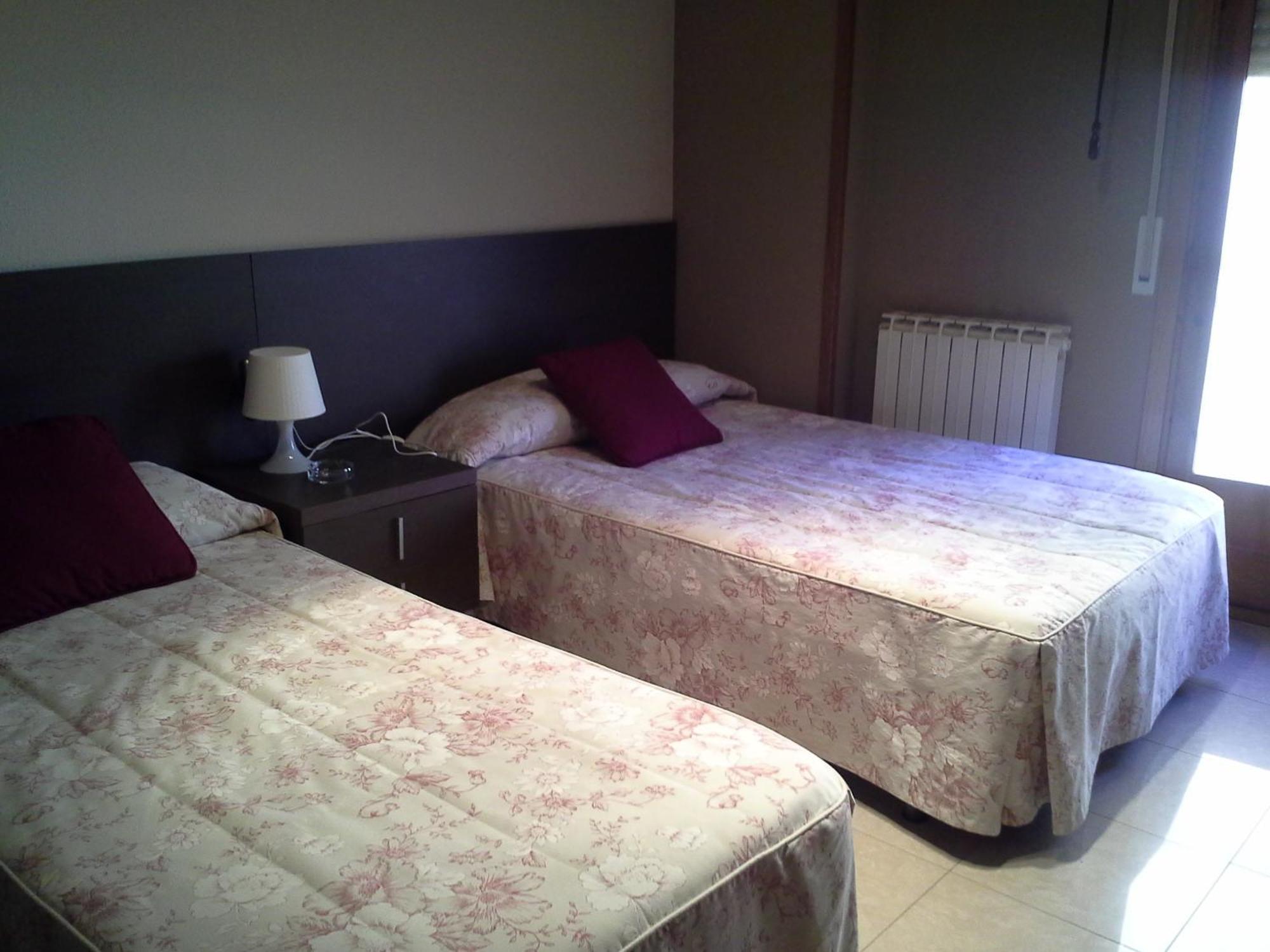 Hostal Cafeteteria Goya Барбастро Стая снимка